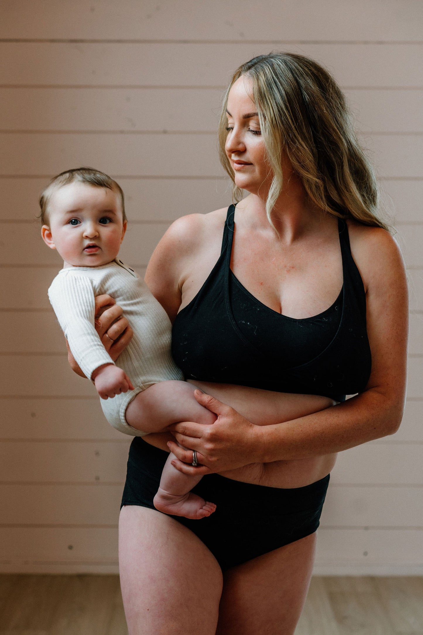 Basic Cross-Back Maternity Bra (Black)